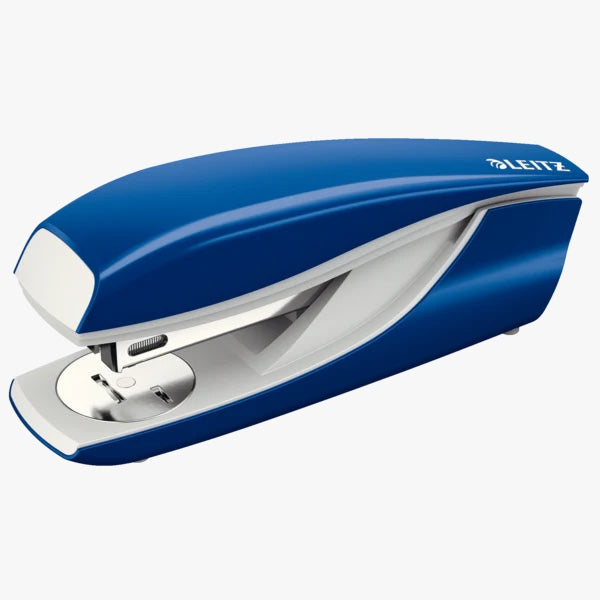 Leitz nexxt series metal stapler blue in cardboard box 30 sheets