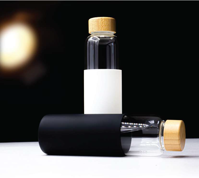 Lumion 11282 | Bamboo Lid Glass Bottle With Silicon Case